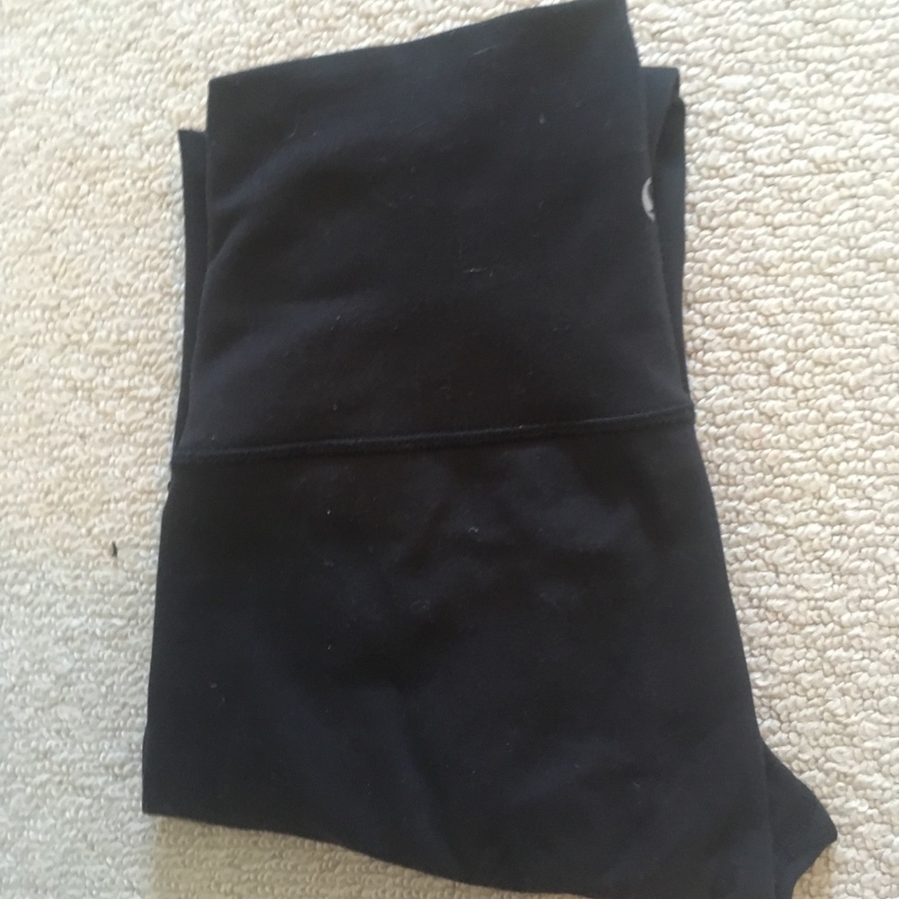 Black WunderUnder LuluLemon pants